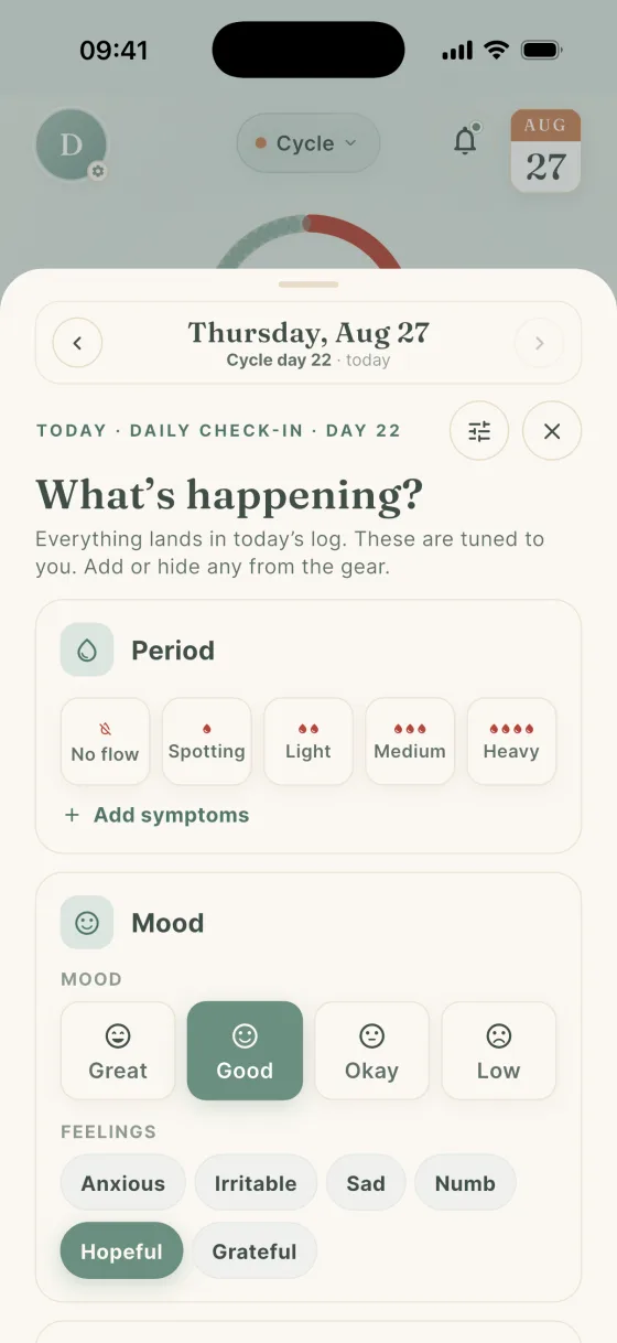 Dela daily check-in for August 27 with flow choices including No flow, Spotting, Light, Medium and Heavy, alongside mood options.